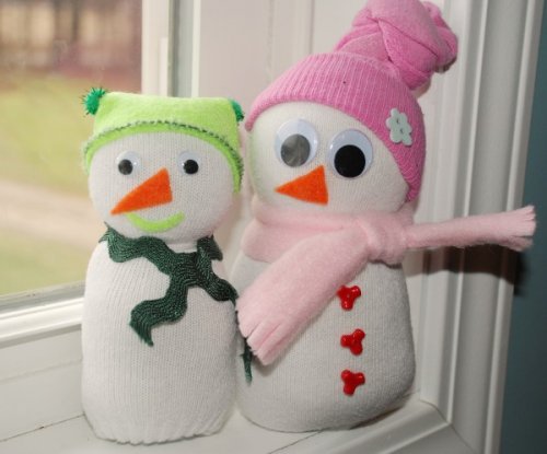 SockSnowmen-600x498.jpg